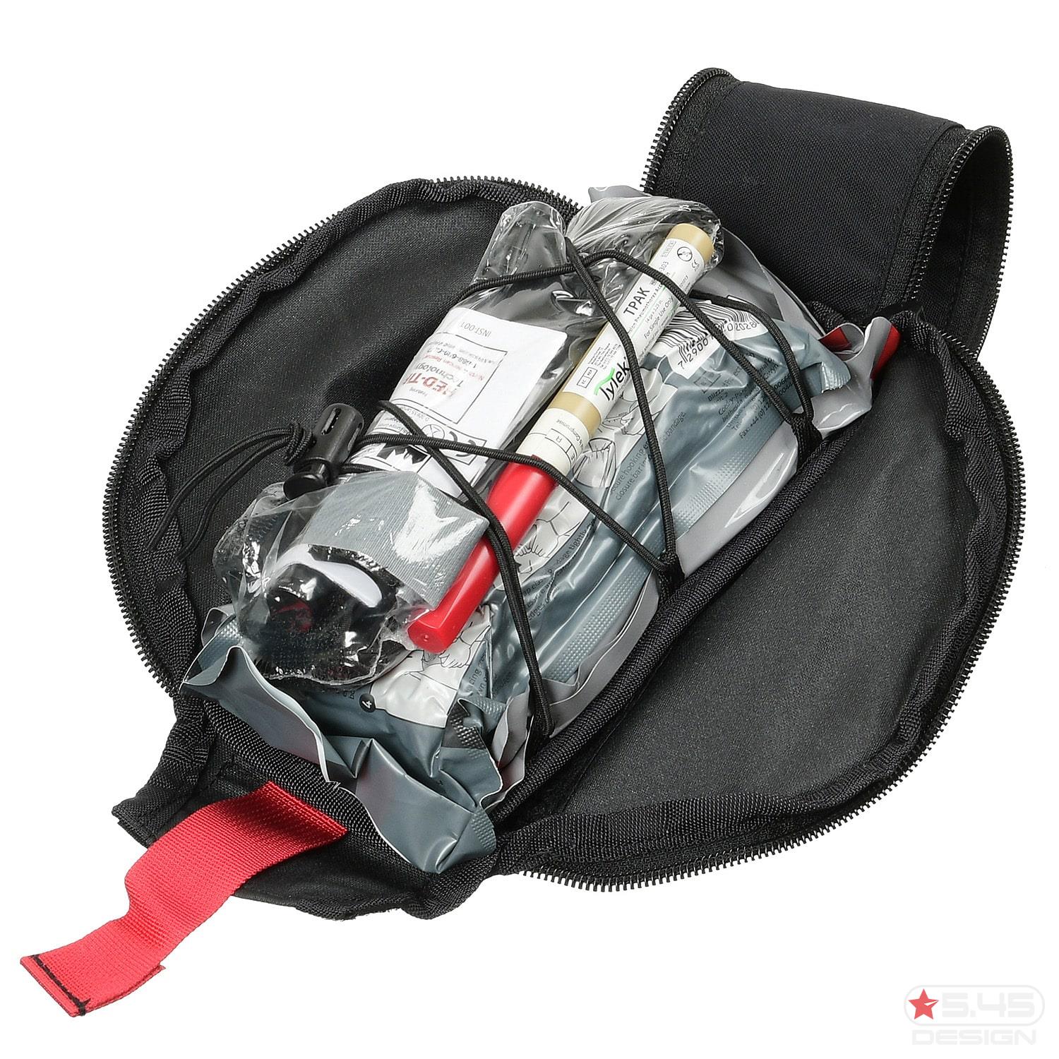 The pouch main compartment can be easily and quickly closed with the two-way zipper.